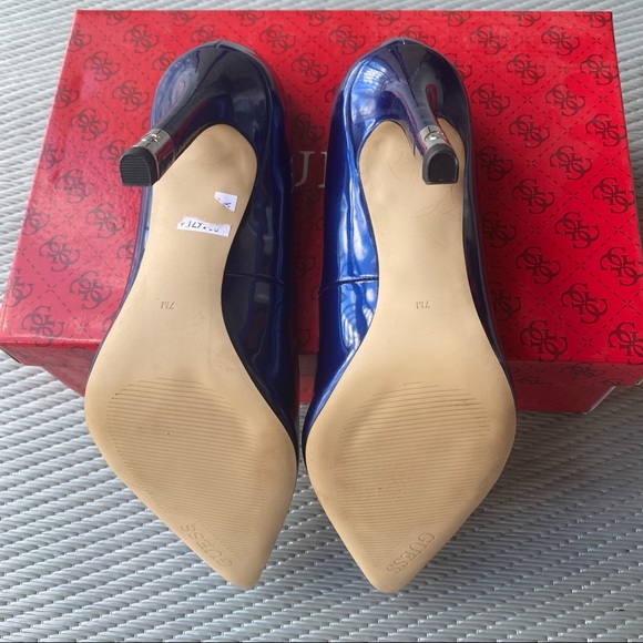 Guess Pump - Picture 4 of 4